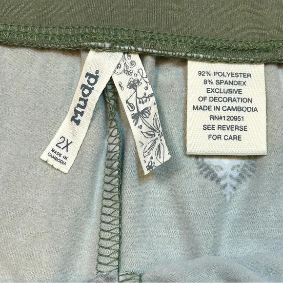 Women’s MUDD Flowy Peached Soft Short in Olive Border Size 2X NWT - Picture 5 of 5